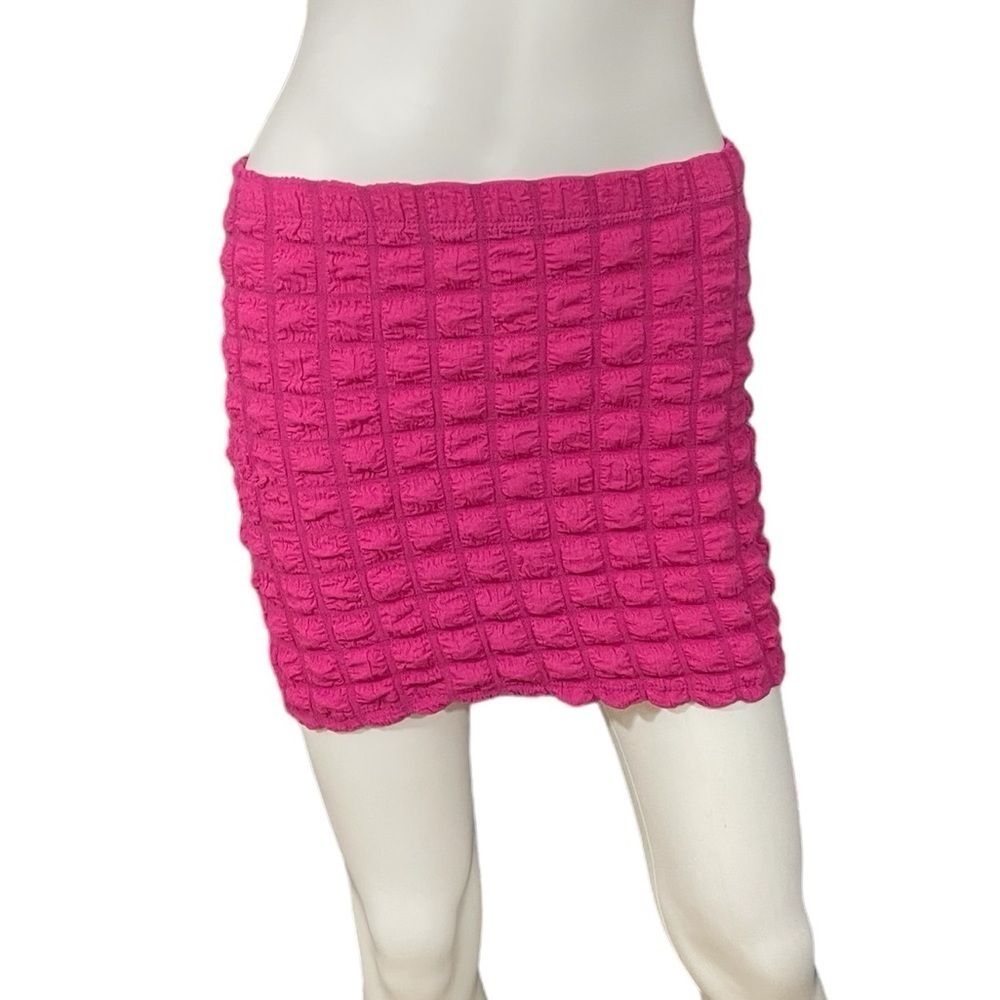 Pink Mini Skirt
New - Picture 2 of 10